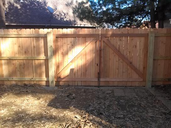 Dog Ear Picket Fence with Smooth Side Out